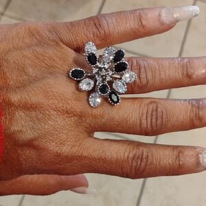Elegant Black and Silver Floral Ring